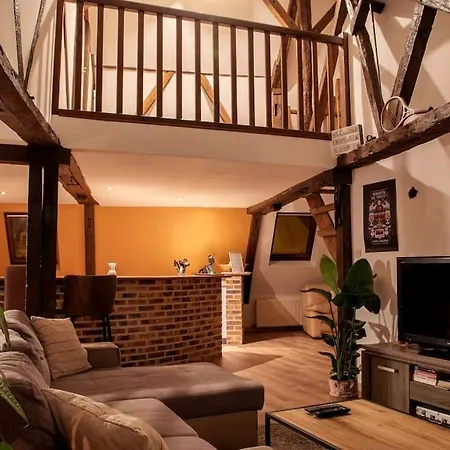 Duplex Atypique Dans La Cite Medievale Laon Esterno foto