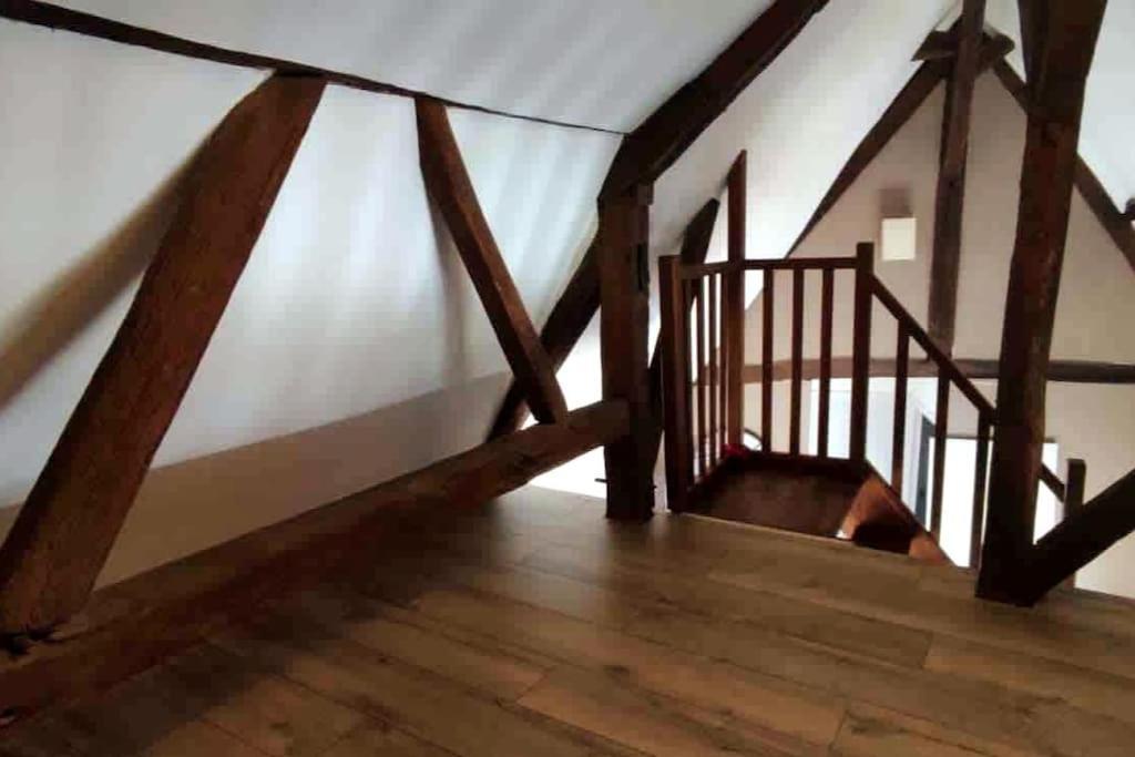 Duplex Atypique Dans La Cite Medievale Laon