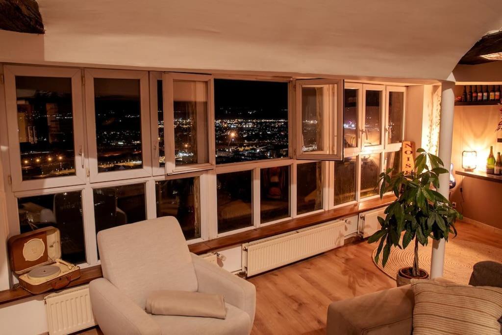 Apartment Duplex Atypique Dans La Cite Medievale *